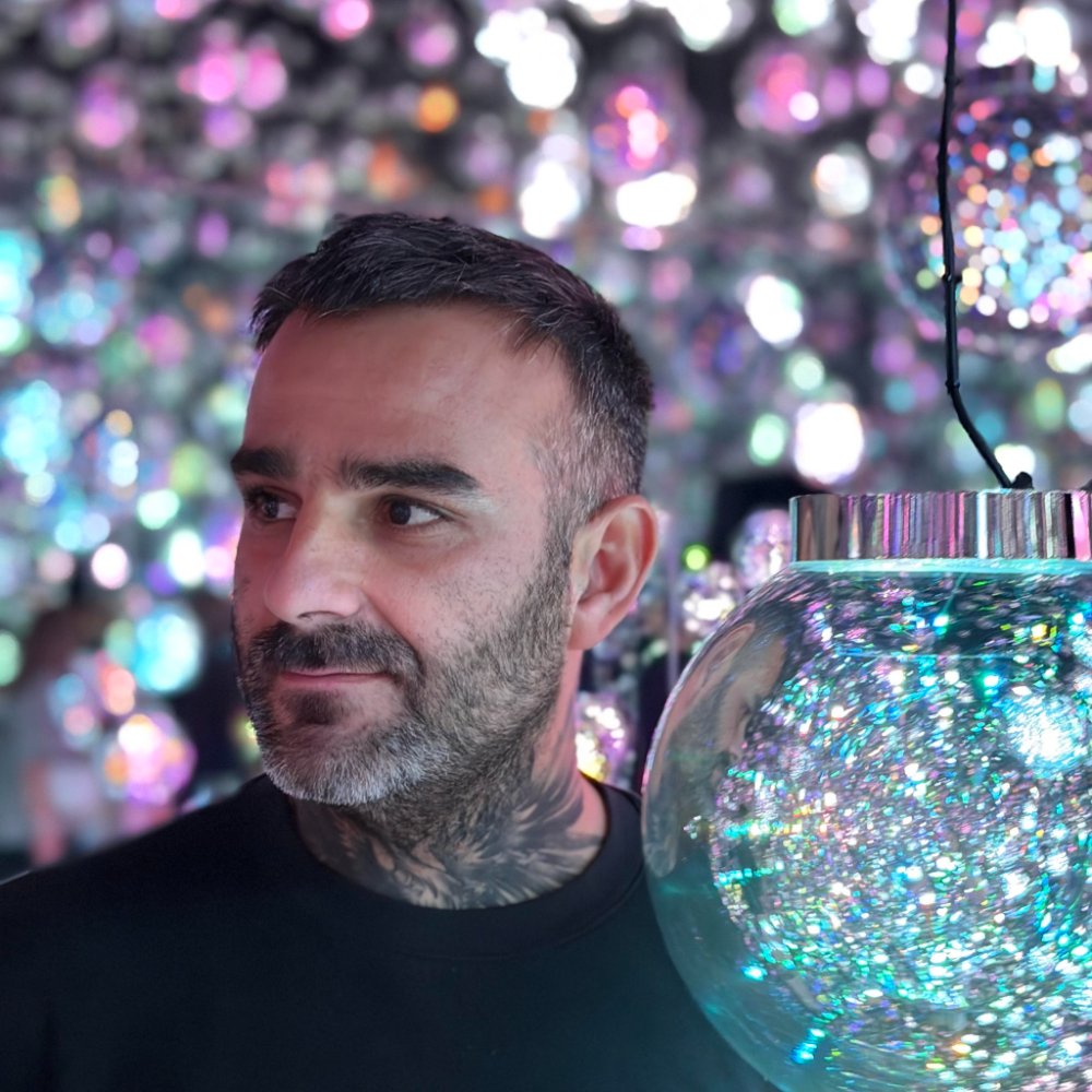 Portrait of Julien Jimenez, founder of DeadLinkr